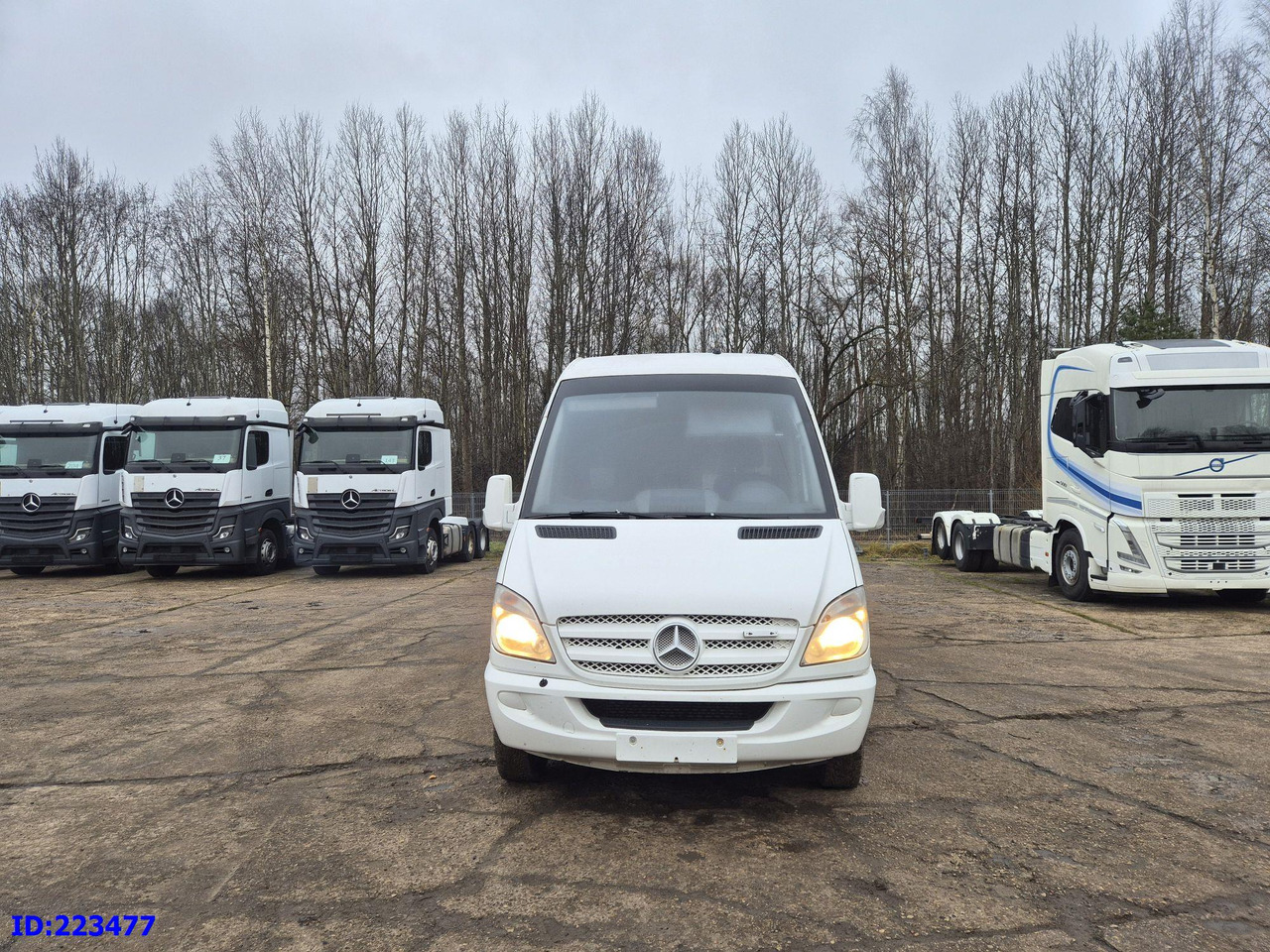 MERCEDES-BENZ Sprinter 518 - VIP - 20-seater - Πούλμαν: φωτογραφία 2 MERCEDES-BENZ Sprinter 518 - VIP - 20-seater - Πούλμαν: φωτογραφία 2