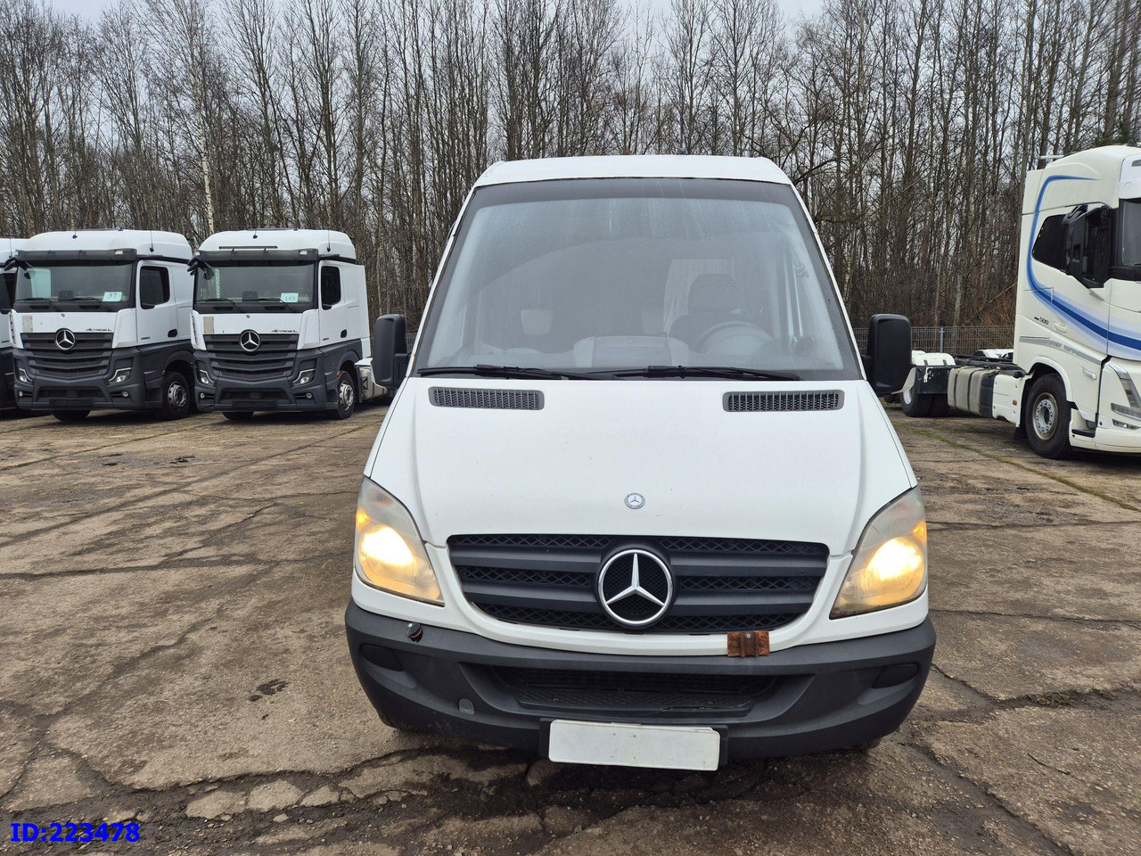MERCEDES-BENZ Sprinter 518 - VIP - 20-seater - Πούλμαν: φωτογραφία 2 MERCEDES-BENZ Sprinter 518 - VIP - 20-seater - Πούλμαν: φωτογραφία 2