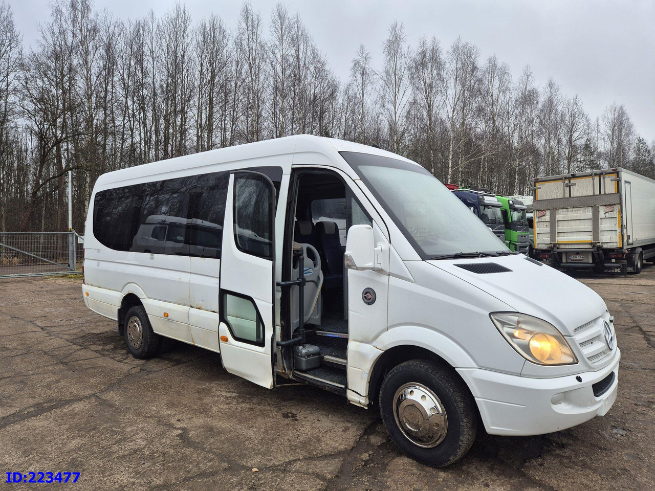MERCEDES-BENZ Sprinter 518 - VIP - 20-seater - Πούλμαν: φωτογραφία 4 MERCEDES-BENZ Sprinter 518 - VIP - 20-seater - Πούλμαν: φωτογραφία 4