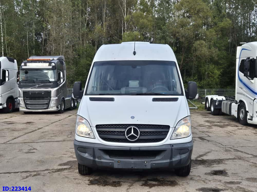MERCEDES-BENZ Sprinter 519 VIP - 17 Seater Euro5 - Πούλμαν: φωτογραφία 2 MERCEDES-BENZ Sprinter 519 VIP - 17 Seater Euro5 - Πούλμαν: φωτογραφία 2