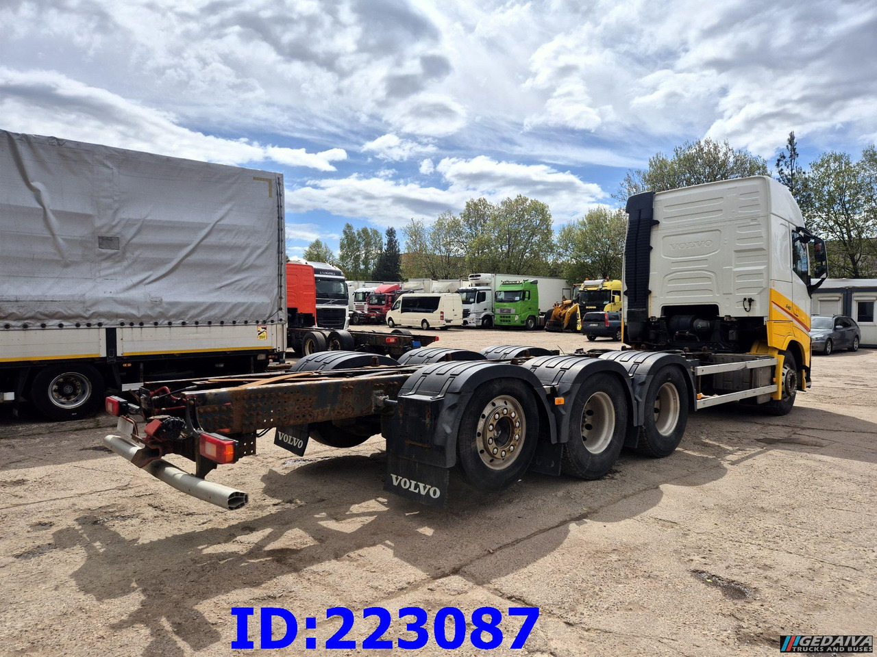 VOLVO FH13 540HP 8x4 Lifting axle - Φορτηγό σασί: φωτογραφία 4 VOLVO FH13 540HP 8x4 Lifting axle - Φορτηγό σασί: φωτογραφία 4