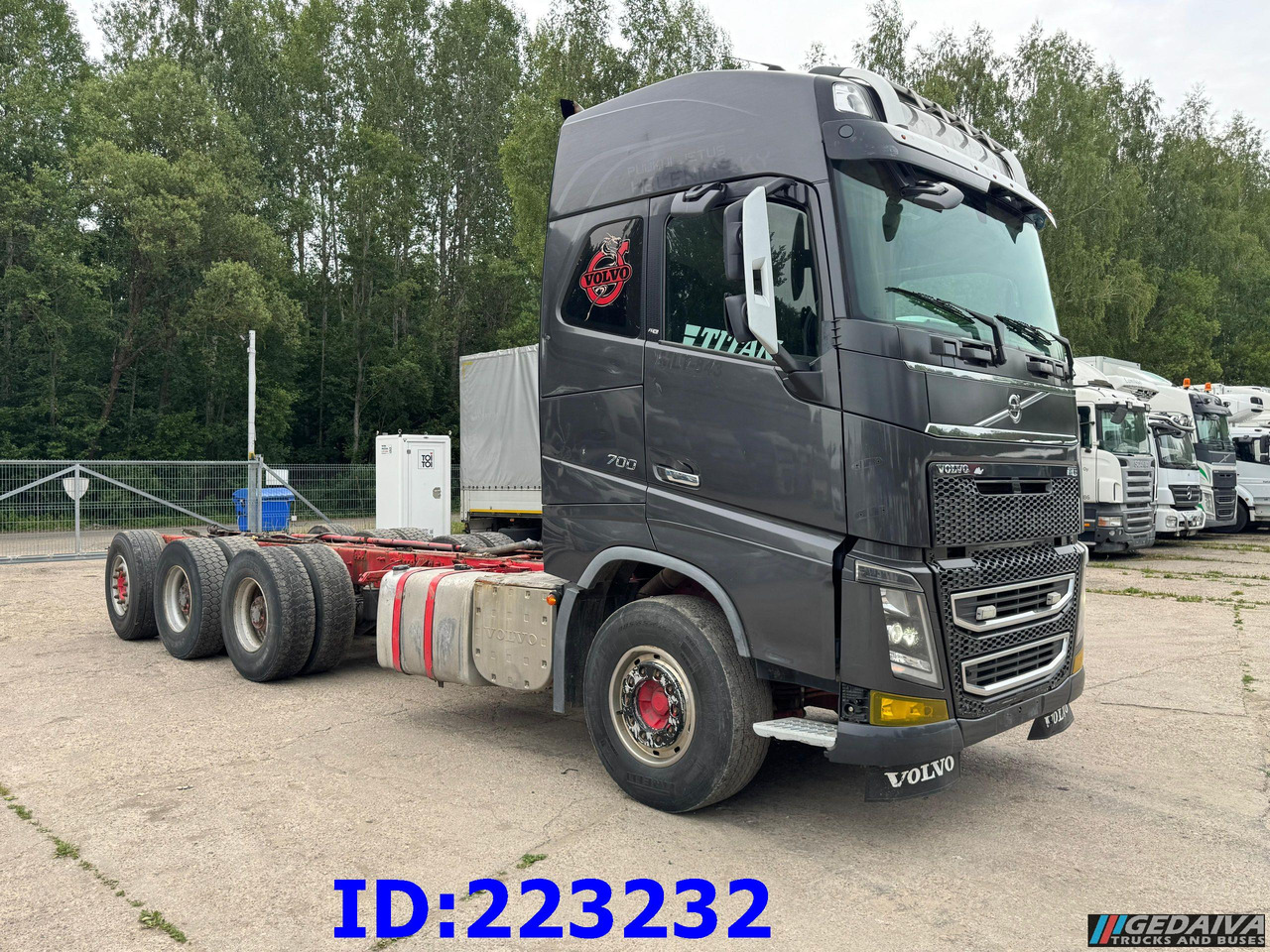 VOLVO FH16 700HP 8X4 Big Axles - Φορτηγό σασί: φωτογραφία 4 VOLVO FH16 700HP 8X4 Big Axles - Φορτηγό σασί: φωτογραφία 4