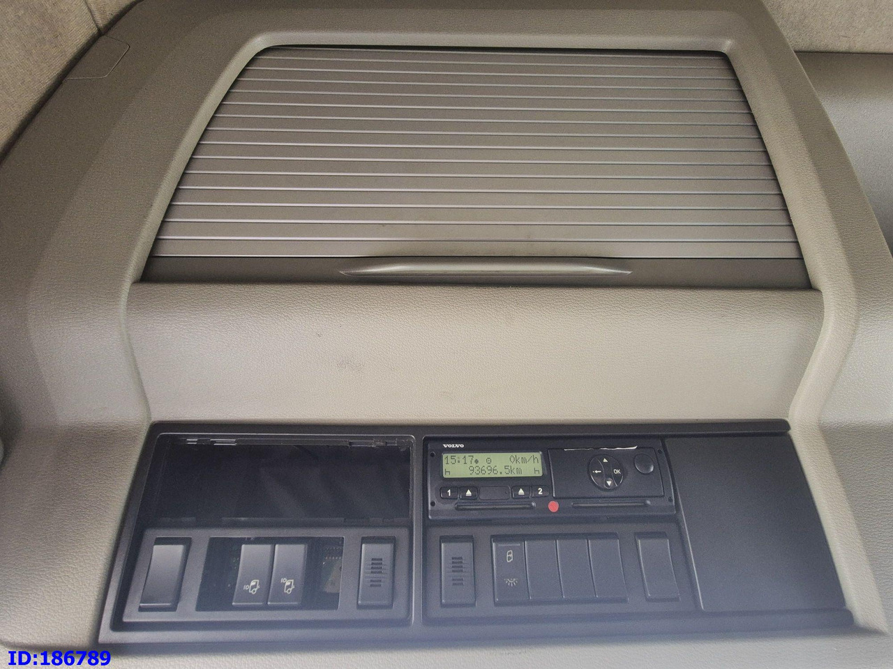 Φορτηγό σασί VOLVO FM13 500HP 6x2: φωτογραφία 16