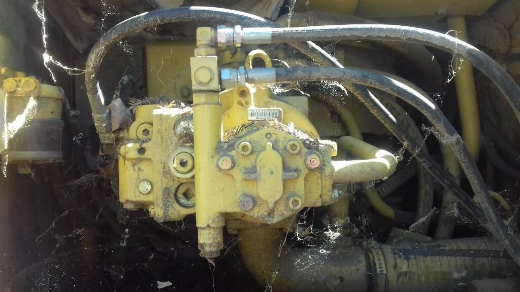Komatsu PC 210 - Ερπυστριοφόρος εκσκαφέας: φωτογραφία 5 Komatsu PC 210 - Ερπυστριοφόρος εκσκαφέας: φωτογραφία 5