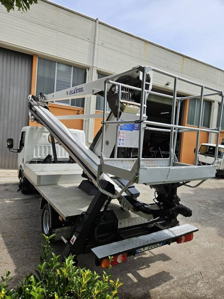 Φορτηγό με εναέρια πλατφόρμα Oil & Steel Snake 21.12: φωτογραφία 8 Φορτηγό με εναέρια πλατφόρμα Oil & Steel Snake 21.12: φωτογραφία 8