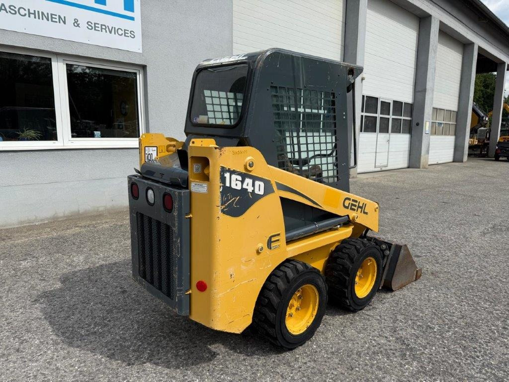 Gehl SL1640E (4027) - Φορτωτής πλάγιας ολίσθησης: φωτογραφία 4 Gehl SL1640E (4027) - Φορτωτής πλάγιας ολίσθησης: φωτογραφία 4