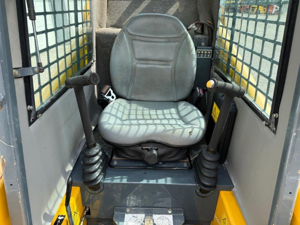 Gehl SL1640E (4027) - Φορτωτής πλάγιας ολίσθησης: φωτογραφία 3 Gehl SL1640E (4027) - Φορτωτής πλάγιας ολίσθησης: φωτογραφία 3