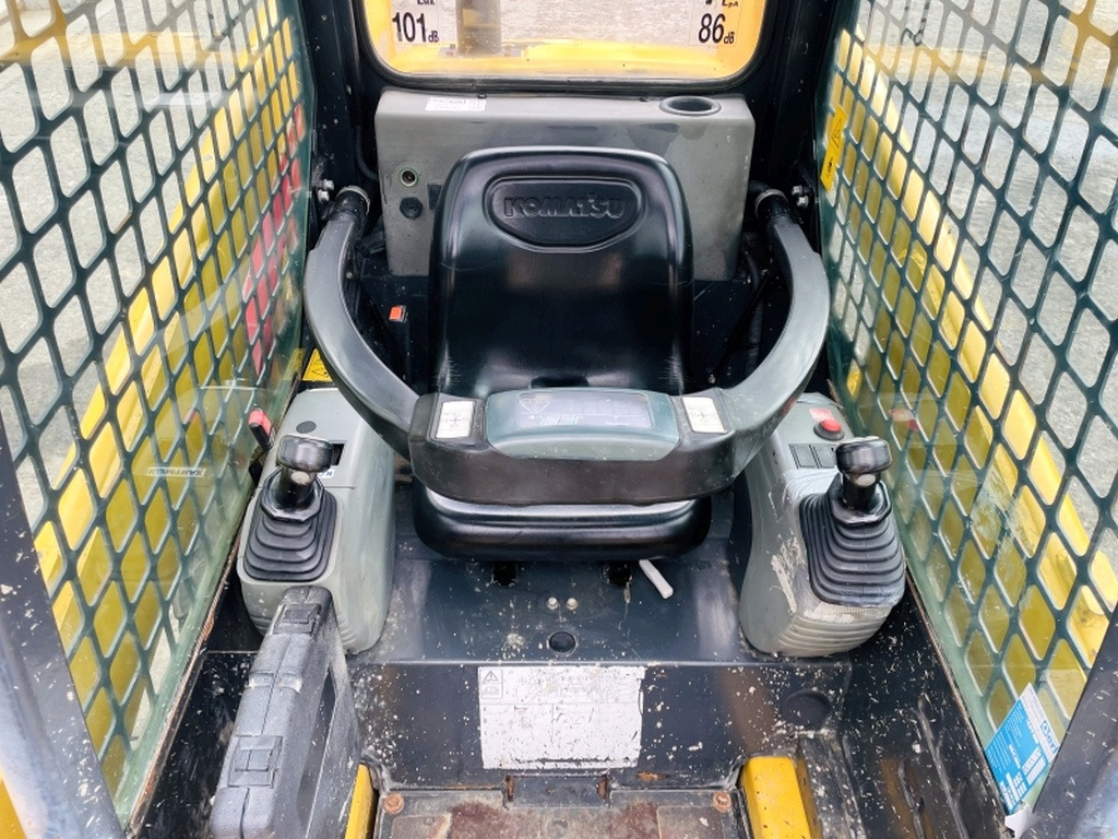 Komatsu SK714-5 (3948) - Φορτωτής πλάγιας ολίσθησης: φωτογραφία 5 Komatsu SK714-5 (3948) - Φορτωτής πλάγιας ολίσθησης: φωτογραφία 5