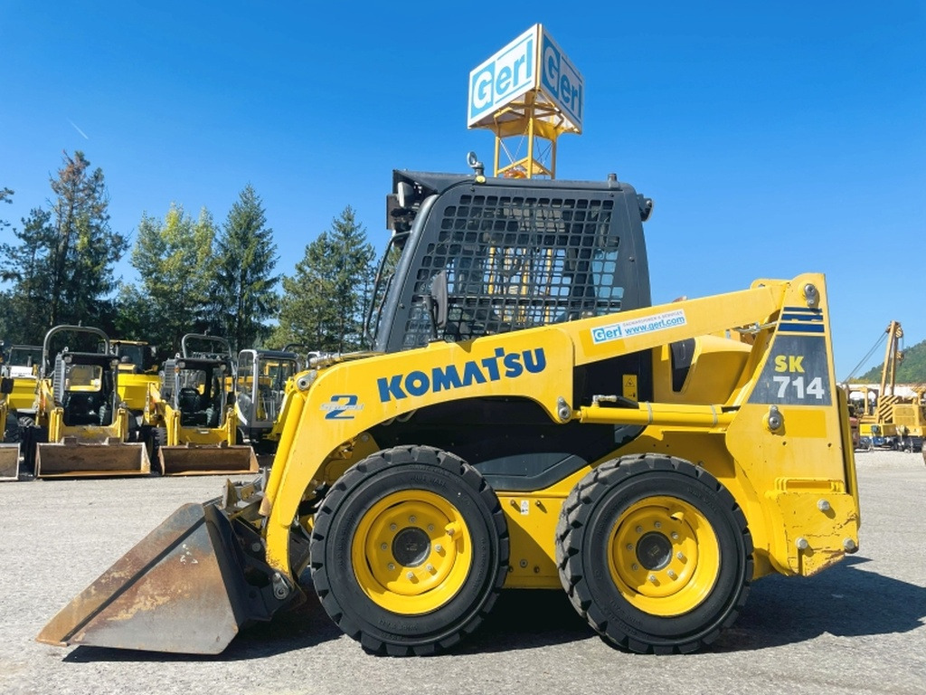 Komatsu SK714-5 (4066) - Φορτωτής πλάγιας ολίσθησης: φωτογραφία 1 Komatsu SK714-5 (4066) - Φορτωτής πλάγιας ολίσθησης: φωτογραφία 1