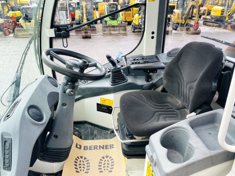 Liebherr L506C (3725) - Ελαστιχοφόρος φορτωτής: φωτογραφία 5 Liebherr L506C (3725) - Ελαστιχοφόρος φορτωτής: φωτογραφία 5