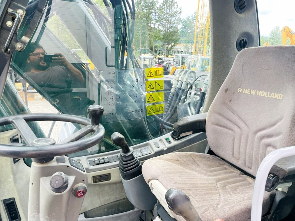 New Holland MH Plus (4054) - Τροχοφόρος εκσκαφέας: φωτογραφία 5 New Holland MH Plus (4054) - Τροχοφόρος εκσκαφέας: φωτογραφία 5