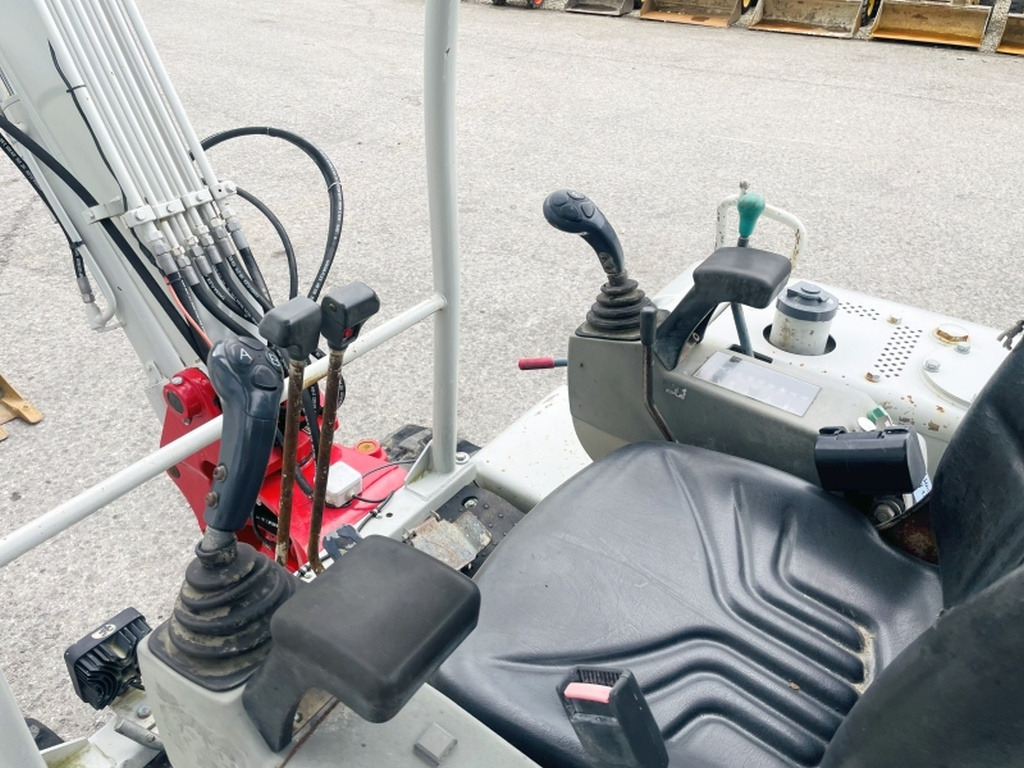 Takeuchi TB135 (4056) - Μίνι εκσκαφέας: φωτογραφία 5 Takeuchi TB135 (4056) - Μίνι εκσκαφέας: φωτογραφία 5