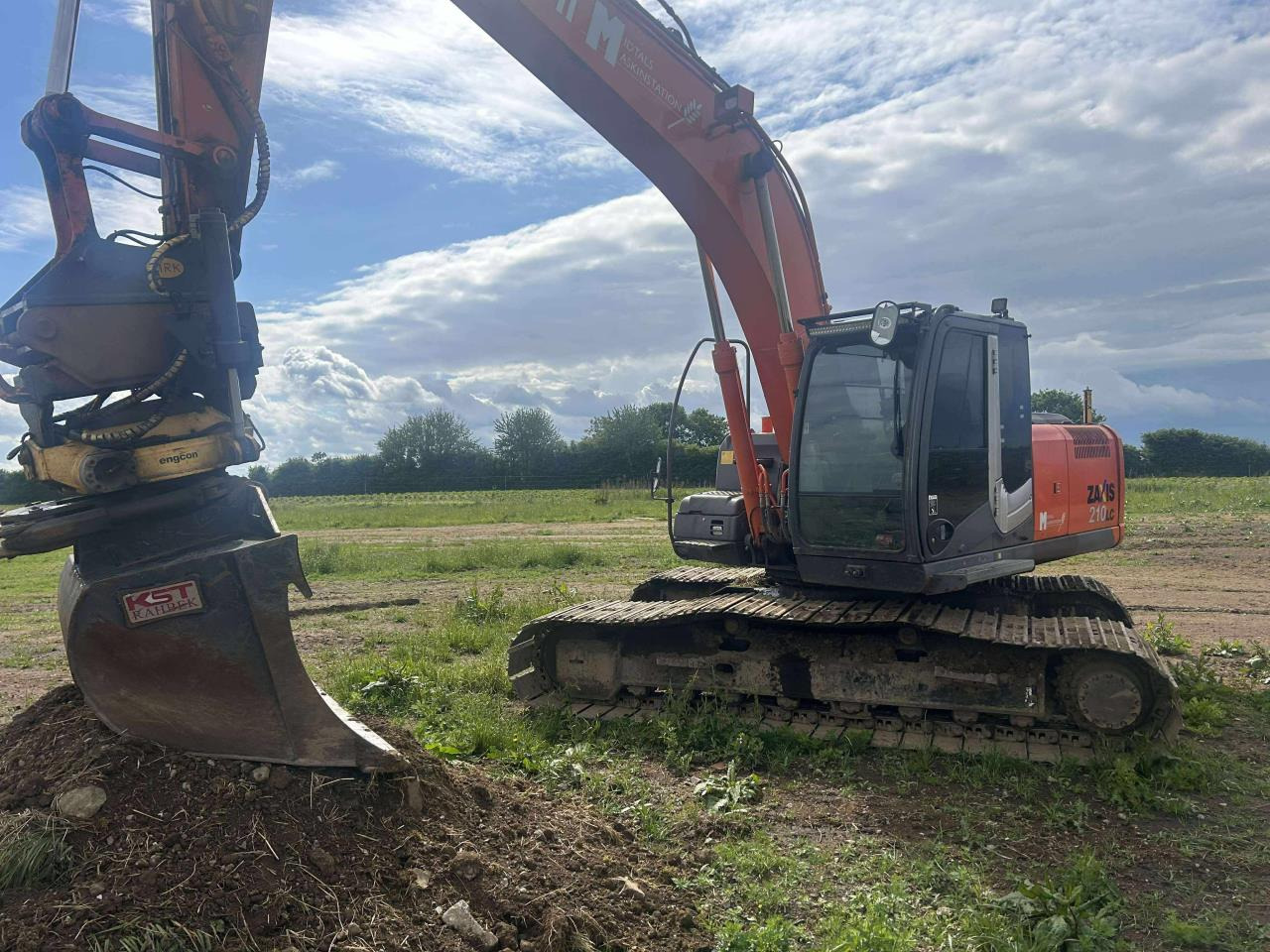 Hitachi ZX210LC-3 - Ερπυστριοφόρος εκσκαφέας: φωτογραφία 1 Hitachi ZX210LC-3 - Ερπυστριοφόρος εκσκαφέας: φωτογραφία 1