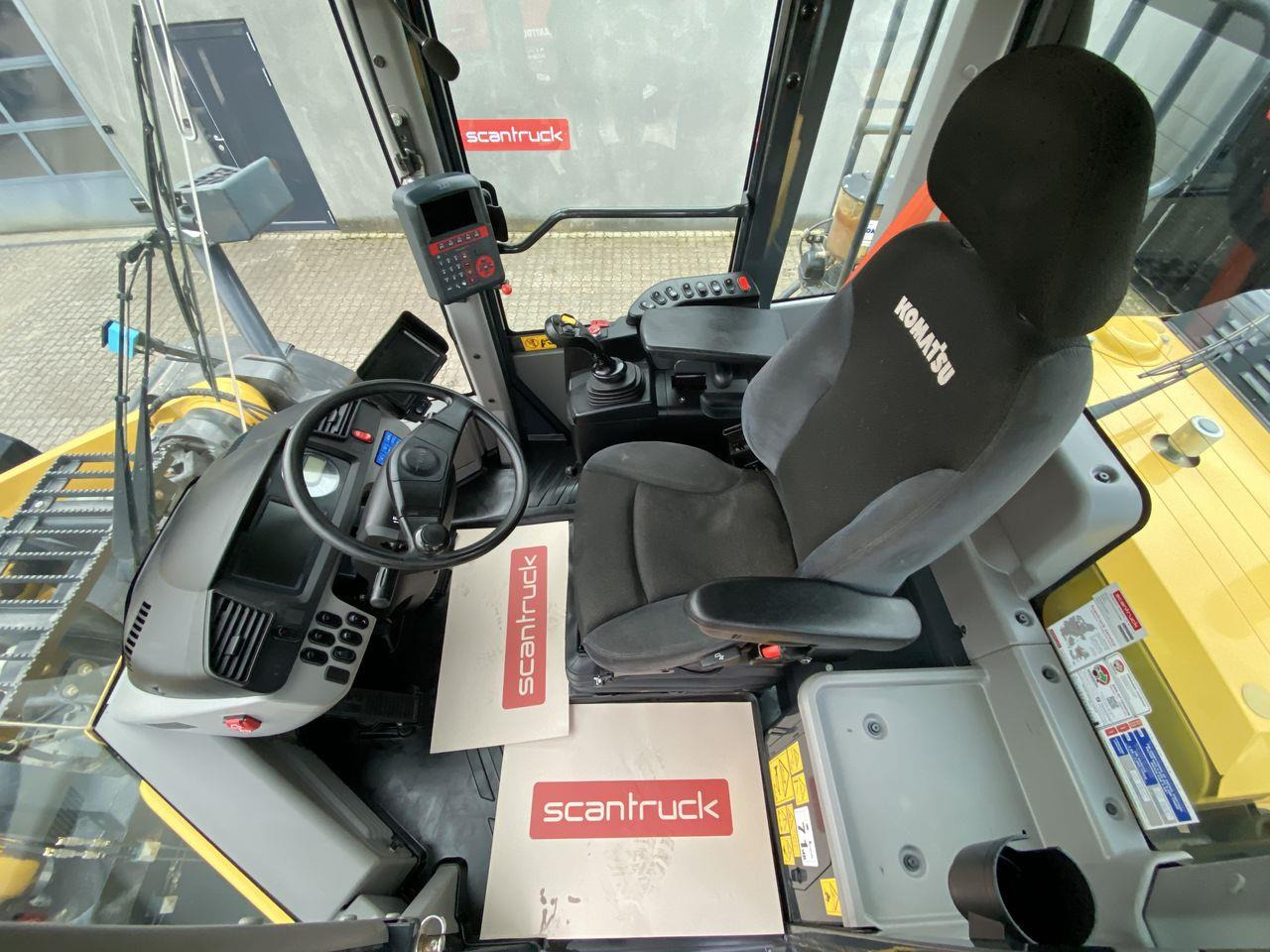 Komatsu WA480-8 - Ελαστιχοφόρος φορτωτής: φωτογραφία 3 Komatsu WA480-8 - Ελαστιχοφόρος φορτωτής: φωτογραφία 3