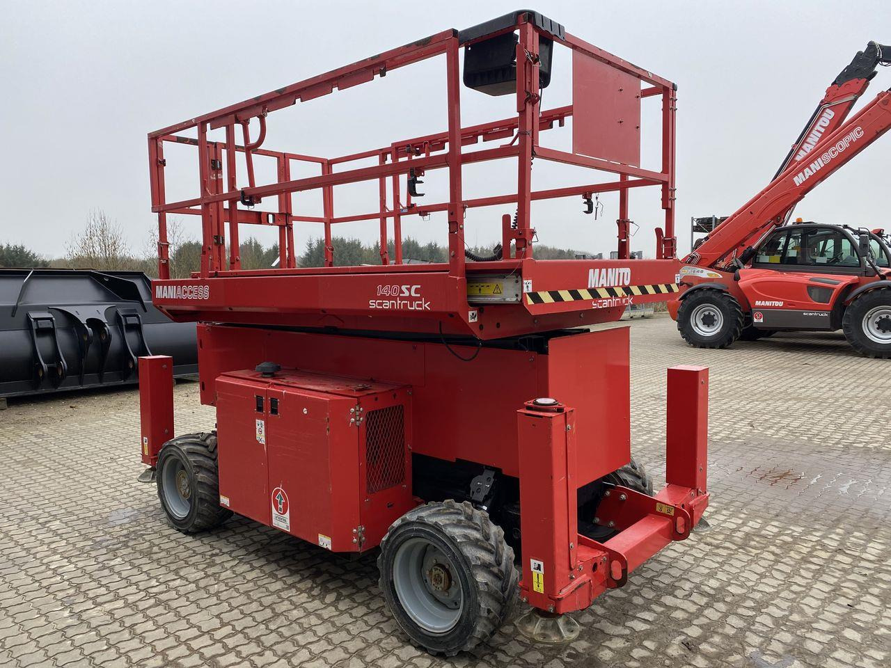 Manitou 140SC - Ψαλιδωτό ανυψωτικό: φωτογραφία 5 Manitou 140SC - Ψαλιδωτό ανυψωτικό: φωτογραφία 5