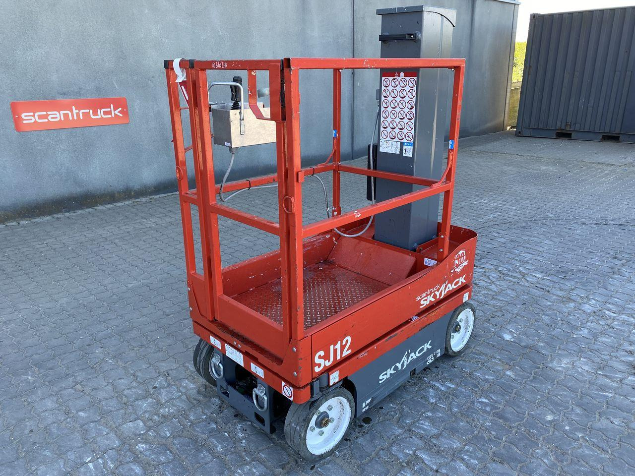 Skyjack SJ12 - Κάθετος ανελκυστήρας με κατάρτι: φωτογραφία 1 Skyjack SJ12 - Κάθετος ανελκυστήρας με κατάρτι: φωτογραφία 1