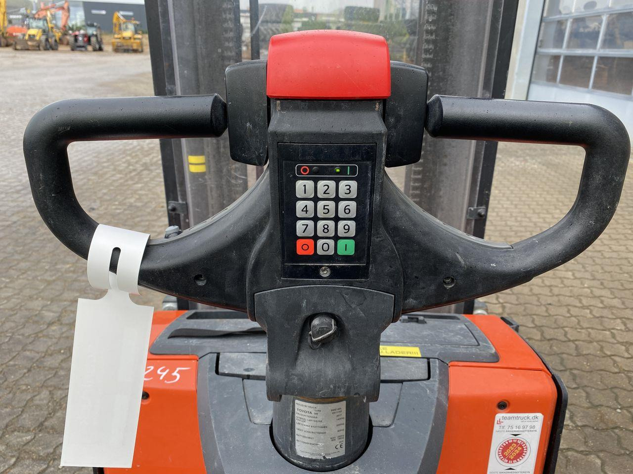 Toyota BT Staxio - Εξοπλισμός αποθήκης: φωτογραφία 4 Toyota BT Staxio - Εξοπλισμός αποθήκης: φωτογραφία 4