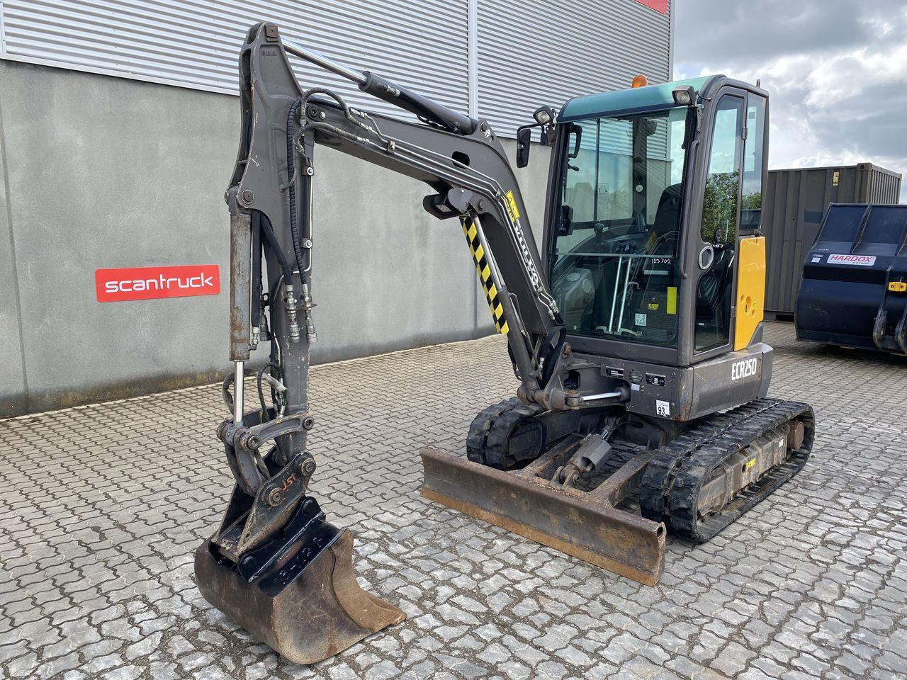 Volvo ECR25 - Μίνι εκσκαφέας: φωτογραφία 1 Volvo ECR25 - Μίνι εκσκαφέας: φωτογραφία 1