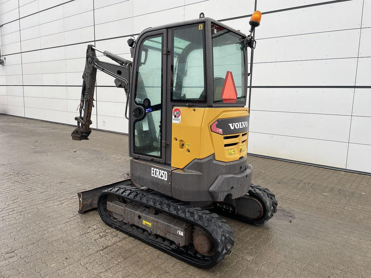 Volvo ECR25 - Μίνι εκσκαφέας: φωτογραφία 2 Volvo ECR25 - Μίνι εκσκαφέας: φωτογραφία 2