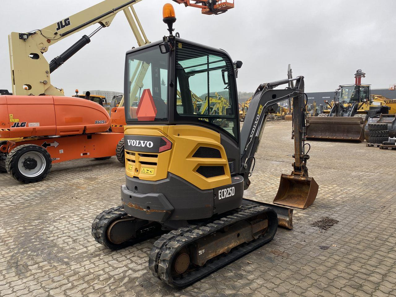 Volvo ECR25 - Μίνι εκσκαφέας: φωτογραφία 4 Volvo ECR25 - Μίνι εκσκαφέας: φωτογραφία 4