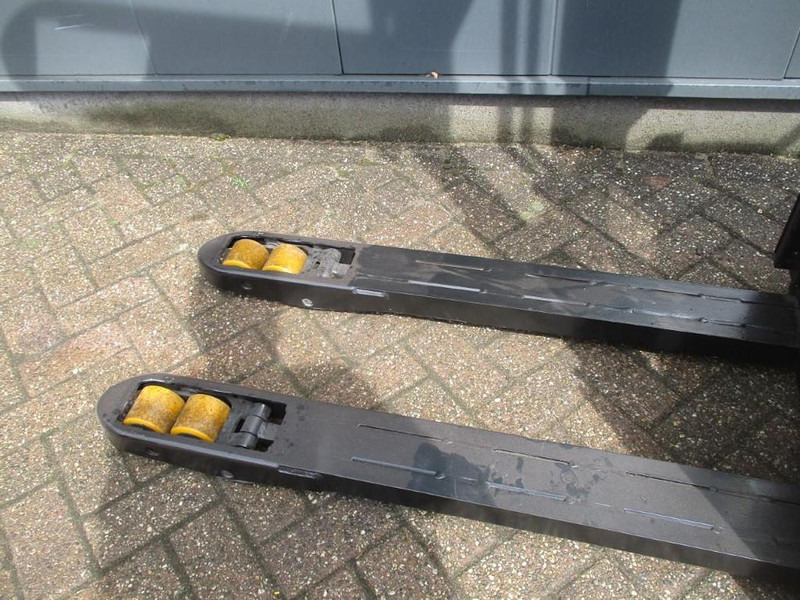 BT SWE 200D - Μηχάνημα στοίβαξης: φωτογραφία 5 BT SWE 200D - Μηχάνημα στοίβαξης: φωτογραφία 5