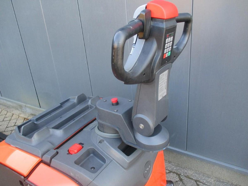 Toyota LPE 250 - Παλετοφόρο: φωτογραφία 4 Toyota LPE 250 - Παλετοφόρο: φωτογραφία 4