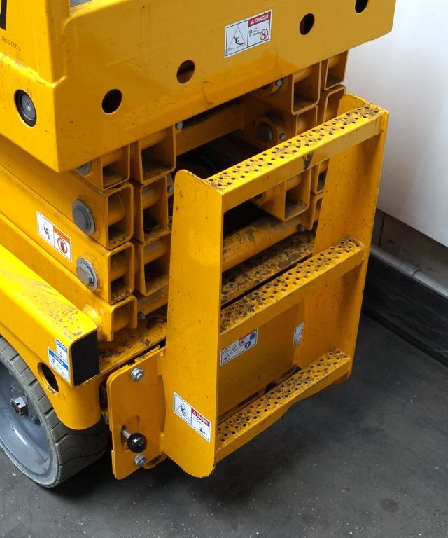 Haulotte Compact 10N - Ψαλιδωτό ανυψωτικό: φωτογραφία 4 Haulotte Compact 10N - Ψαλιδωτό ανυψωτικό: φωτογραφία 4