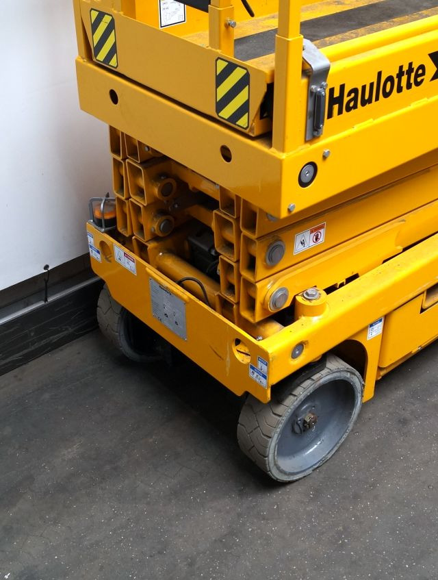 Haulotte Compact 10N - Ψαλιδωτό ανυψωτικό: φωτογραφία 3 Haulotte Compact 10N - Ψαλιδωτό ανυψωτικό: φωτογραφία 3