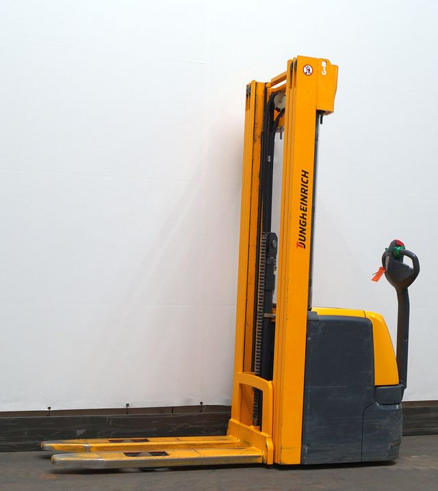 Jungheinrich EJC214 - Μηχάνημα στοίβαξης: φωτογραφία 1 Jungheinrich EJC214 - Μηχάνημα στοίβαξης: φωτογραφία 1
