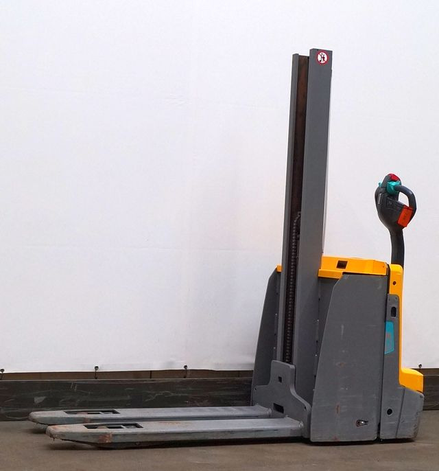 Jungheinrich EJD118i - Μηχάνημα στοίβαξης: φωτογραφία 1 Jungheinrich EJD118i - Μηχάνημα στοίβαξης: φωτογραφία 1