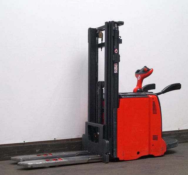 Linde L12AP - Μηχάνημα στοίβαξης: φωτογραφία 1 Linde L12AP - Μηχάνημα στοίβαξης: φωτογραφία 1