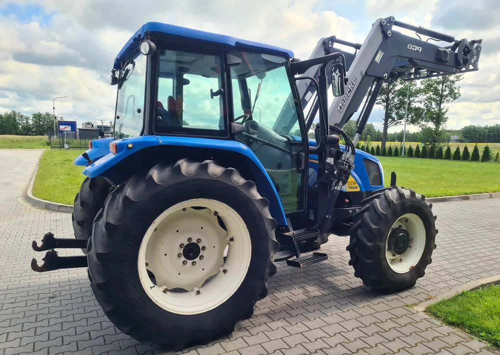 New Holland T5040 - Τρακτέρ: φωτογραφία 4 New Holland T5040 - Τρακτέρ: φωτογραφία 4