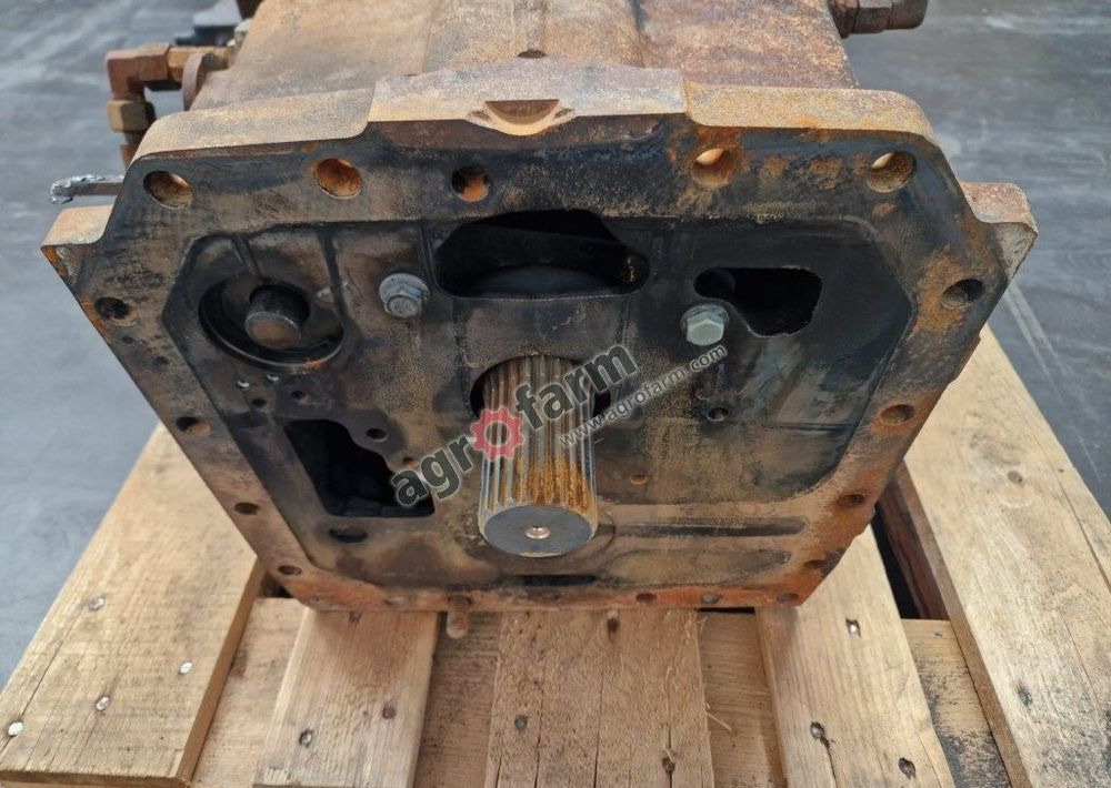 Skrzynia biegów Claas Arion 640 CIS 1176B6 1161B5 - Κιβώτιο ταχυτήτων: φωτογραφία 4 Skrzynia biegów Claas Arion 640 CIS 1176B6 1161B5 - Κιβώτιο ταχυτήτων: φωτογραφία 4