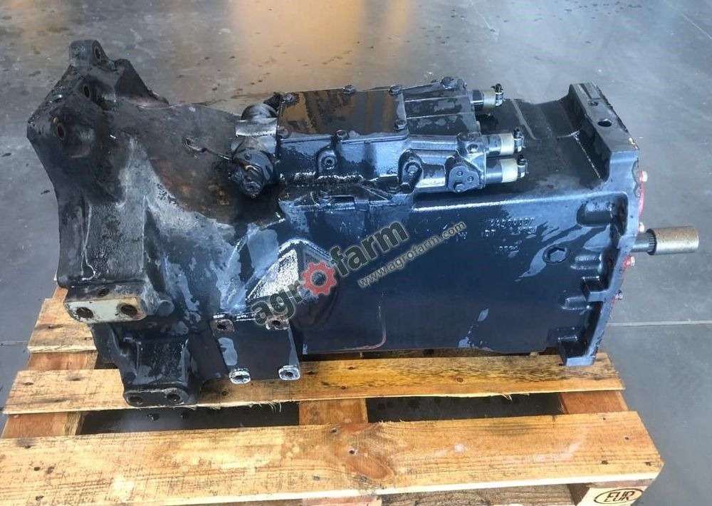 Skrzynia biegów New Holland TS100A 47132498 - Κιβώτιο ταχυτήτων: φωτογραφία 4 Skrzynia biegów New Holland TS100A 47132498 - Κιβώτιο ταχυτήτων: φωτογραφία 4