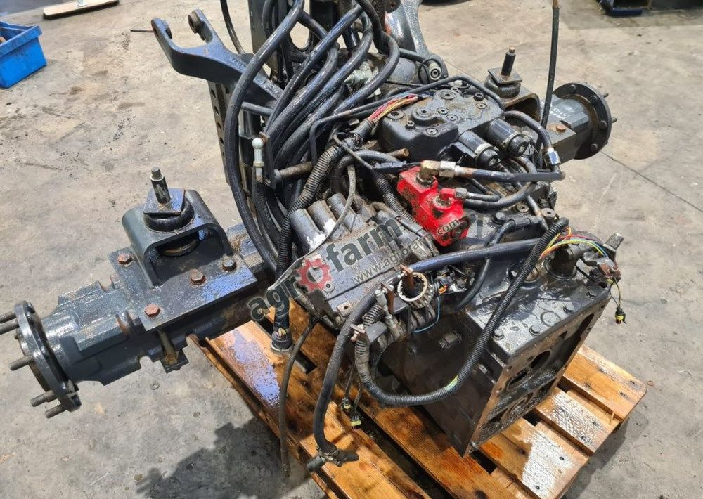 Skrzynia biegów i most tylny McCormick CX 105 xtra - Κιβώτιο ταχυτήτων: φωτογραφία 4 Skrzynia biegów i most tylny McCormick CX 105 xtra - Κιβώτιο ταχυτήτων: φωτογραφία 4