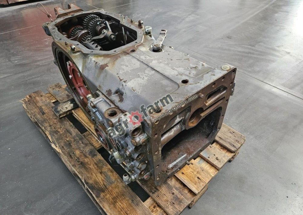 TYLNY MOST MASSEY FERGUSON 3070 3382213M4 - Κιβώτιο ταχυτήτων: φωτογραφία 1 TYLNY MOST MASSEY FERGUSON 3070 3382213M4 - Κιβώτιο ταχυτήτων: φωτογραφία 1