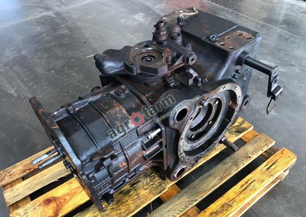 Tylny most John Deere 6400 L115878 - Κιβώτιο ταχυτήτων: φωτογραφία 2 Tylny most John Deere 6400 L115878 - Κιβώτιο ταχυτήτων: φωτογραφία 2