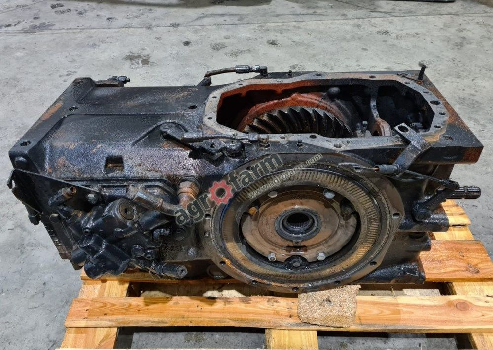 Tylny most Massey Ferguson 6130 851B1 - Κιβώτιο ταχυτήτων: φωτογραφία 4 Tylny most Massey Ferguson 6130 851B1 - Κιβώτιο ταχυτήτων: φωτογραφία 4