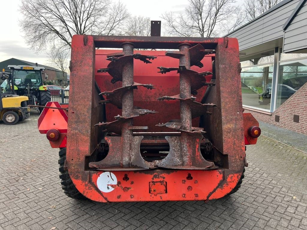 Gilibert Helix 5 - Κοπροδιανομέας: φωτογραφία 4 Gilibert Helix 5 - Κοπροδιανομέας: φωτογραφία 4