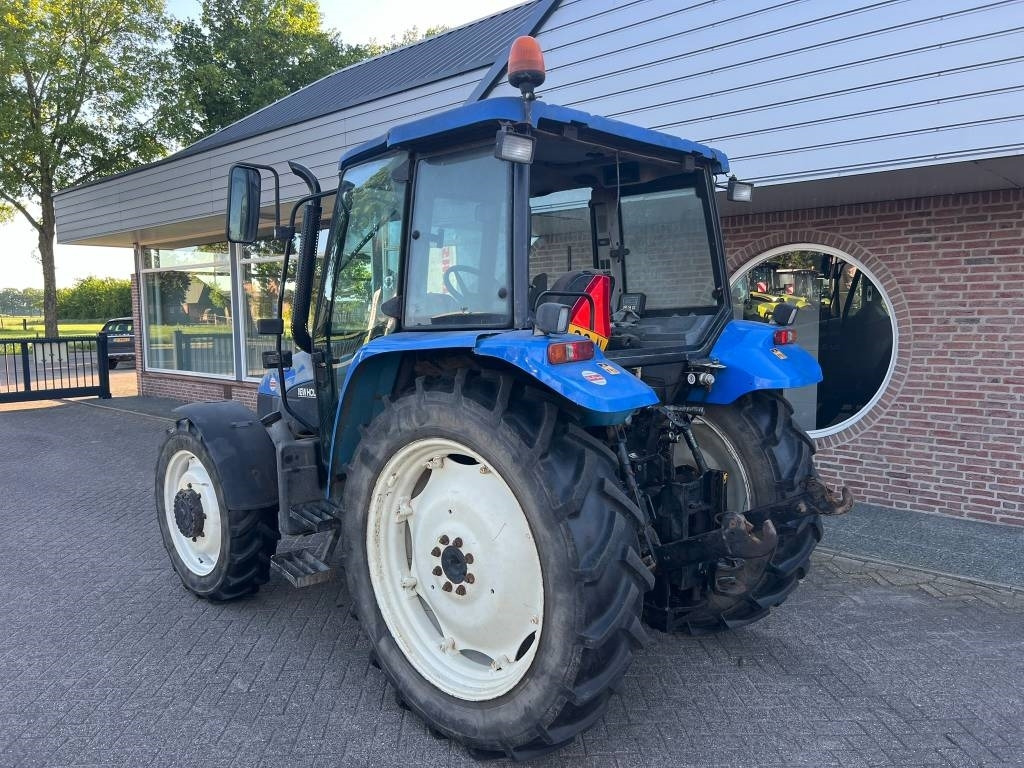 New Holland TL 90 - Τρακτέρ: φωτογραφία 3 New Holland TL 90 - Τρακτέρ: φωτογραφία 3