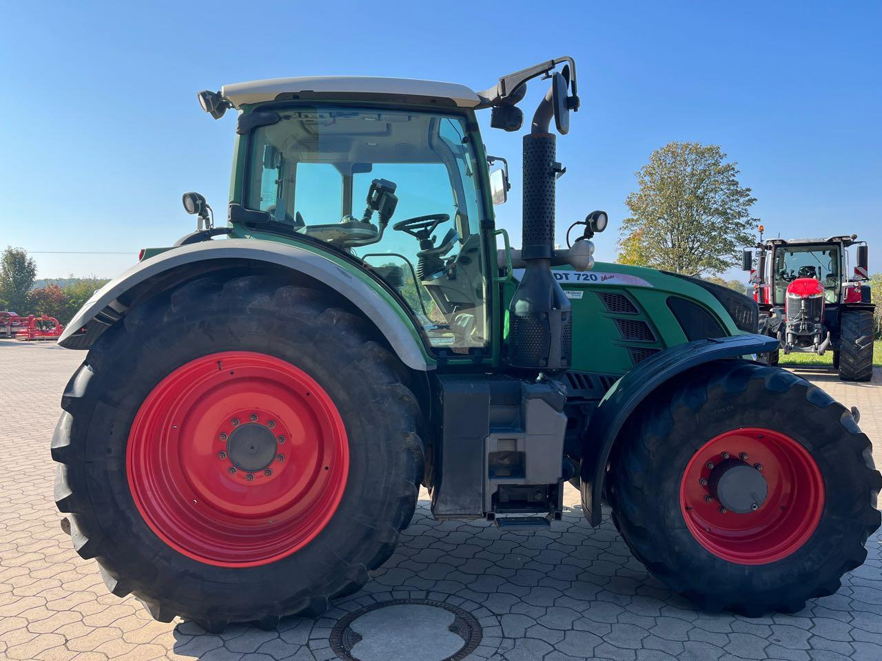 Fendt 720 Vario SCR - Τρακτέρ: φωτογραφία 2 Fendt 720 Vario SCR - Τρακτέρ: φωτογραφία 2