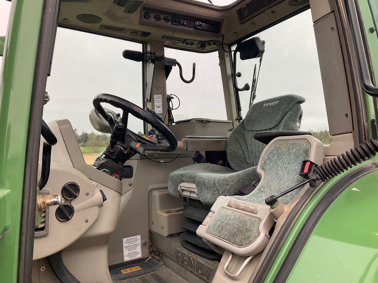 Fendt Vario 818 - Τρακτέρ: φωτογραφία 4 Fendt Vario 818 - Τρακτέρ: φωτογραφία 4