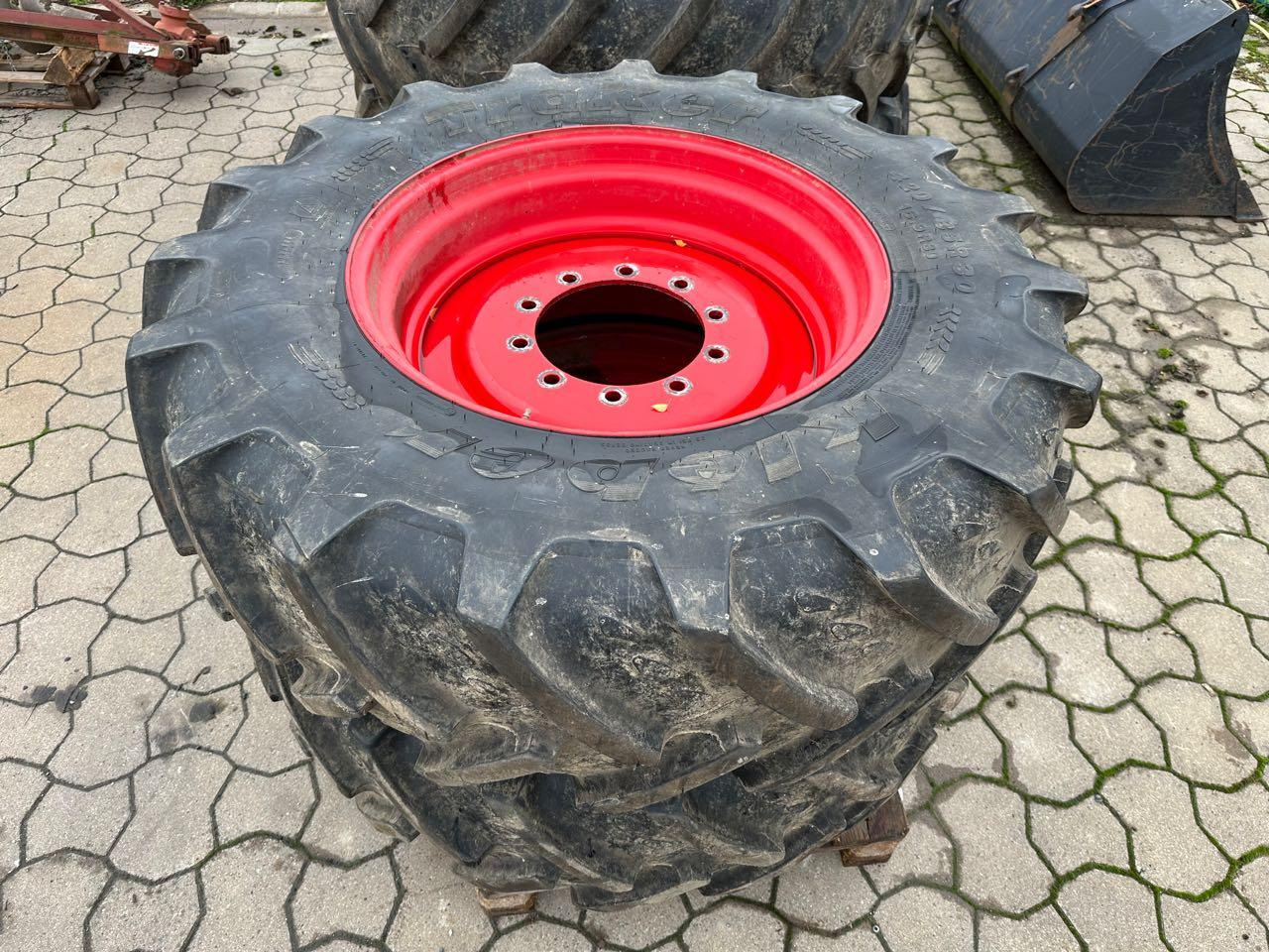 Firestone Komplettsatz 420/85 R30 + 460/85 R42 - Ελαστικό: φωτογραφία 3 Firestone Komplettsatz 420/85 R30 + 460/85 R42 - Ελαστικό: φωτογραφία 3