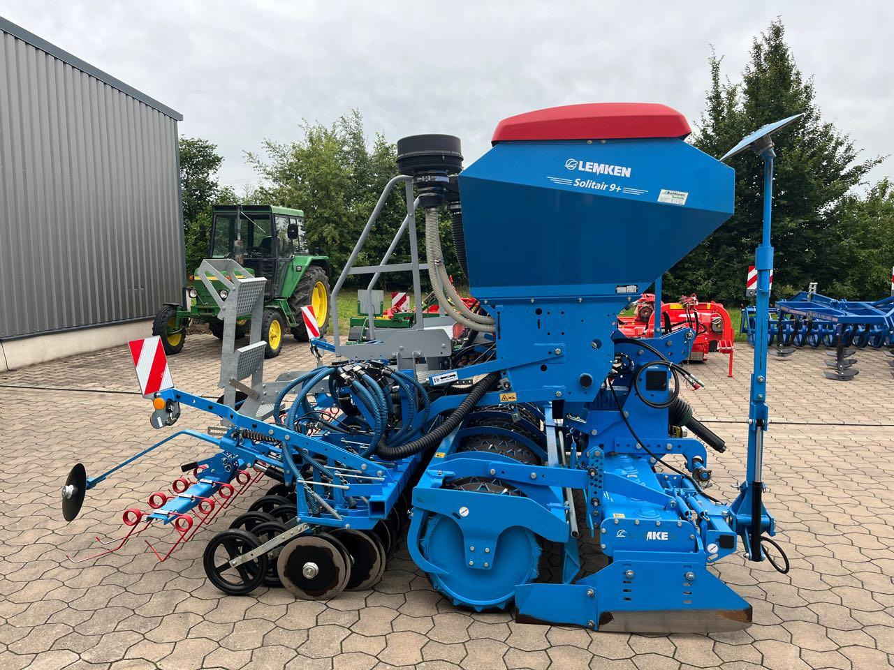 Lemken Zirkon 12 / Solitär 9-300 - Σπαρτική με σβάρνα: φωτογραφία 3 Lemken Zirkon 12 / Solitär 9-300 - Σπαρτική με σβάρνα: φωτογραφία 3