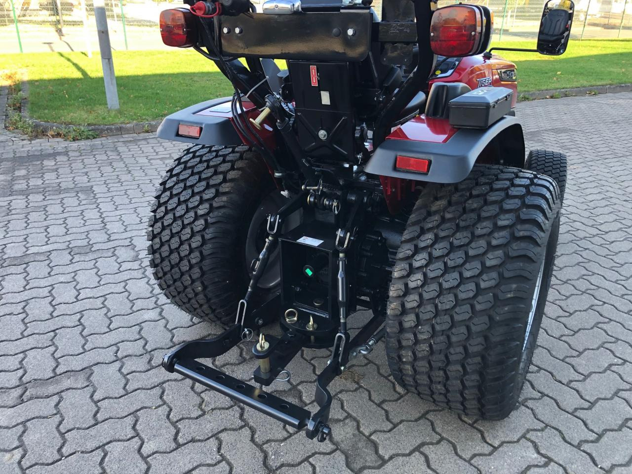 Solis 26 6+2 Tiger - Τρακτέρ: φωτογραφία 4 Solis 26 6+2 Tiger - Τρακτέρ: φωτογραφία 4