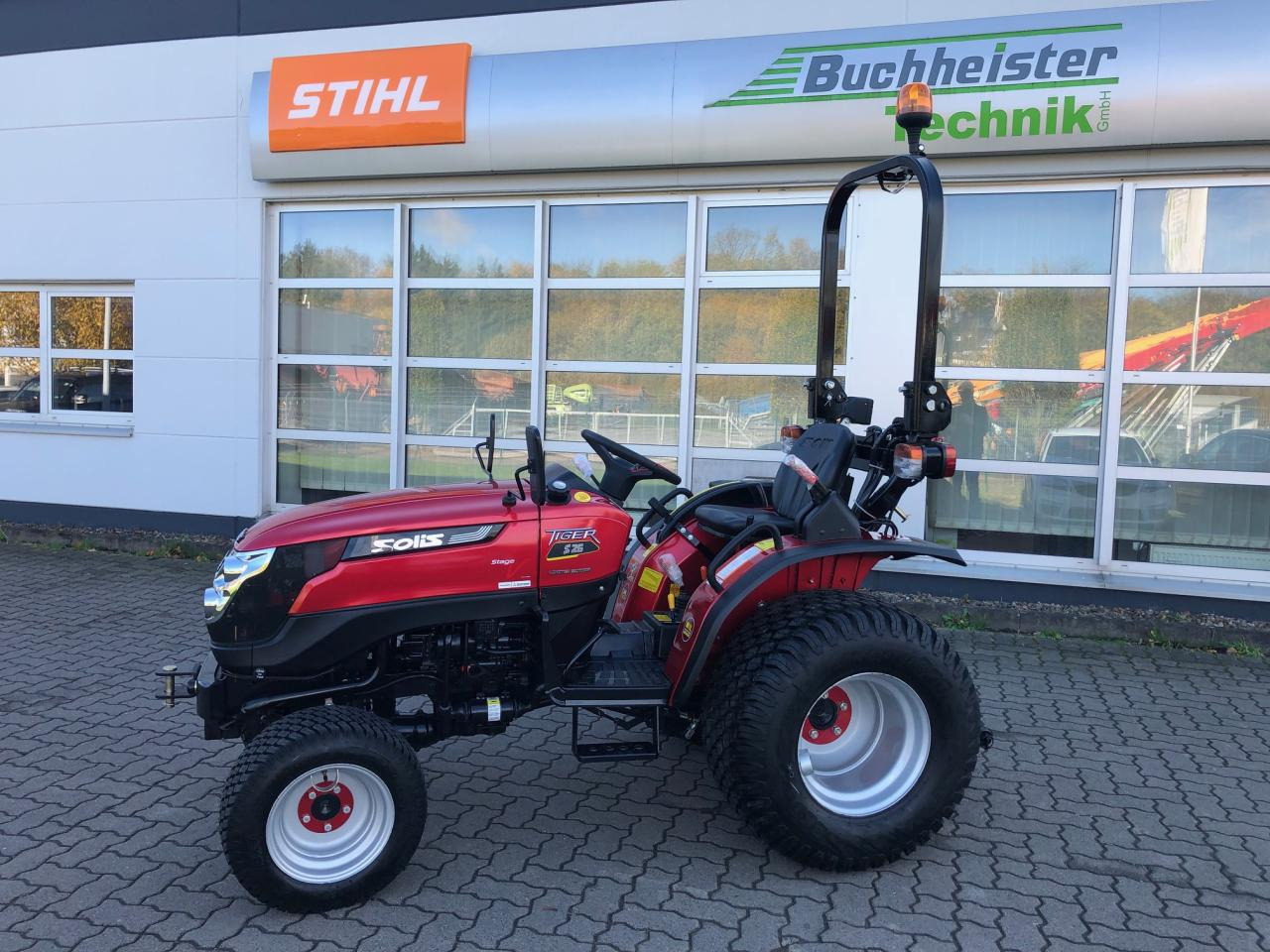 Solis 26 6+2 Tiger - Τρακτέρ: φωτογραφία 1 Solis 26 6+2 Tiger - Τρακτέρ: φωτογραφία 1