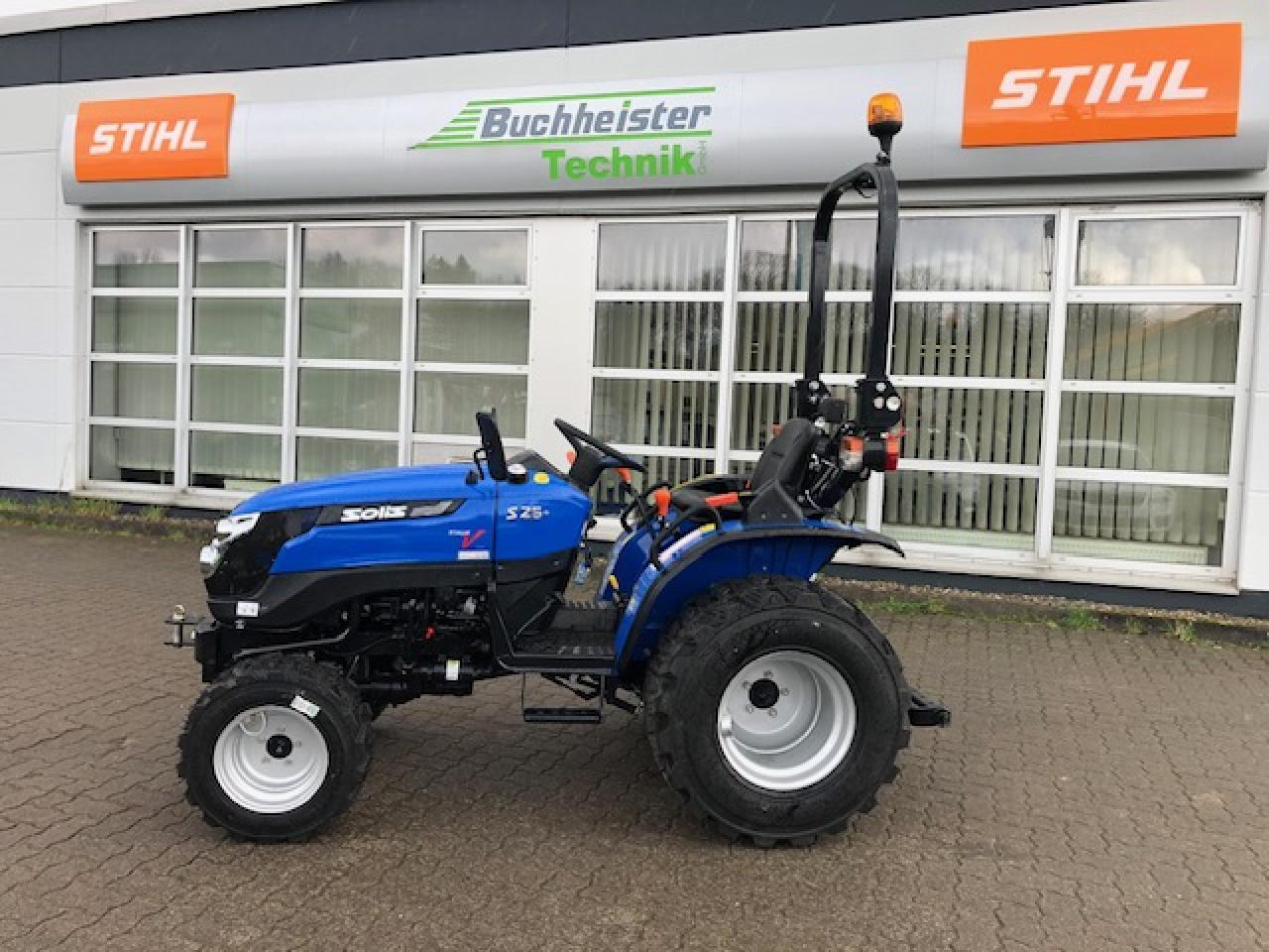 Solis 26+ Seitenschalter - Τρακτέρ: φωτογραφία 2 Solis 26+ Seitenschalter - Τρακτέρ: φωτογραφία 2