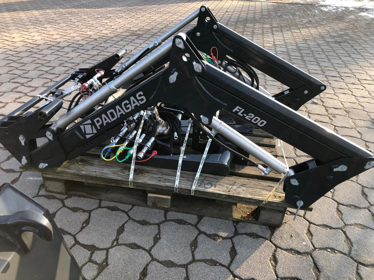 Solis PADAGAS FL200P Frontlader - Παρελκόμενα: φωτογραφία 4 Solis PADAGAS FL200P Frontlader - Παρελκόμενα: φωτογραφία 4