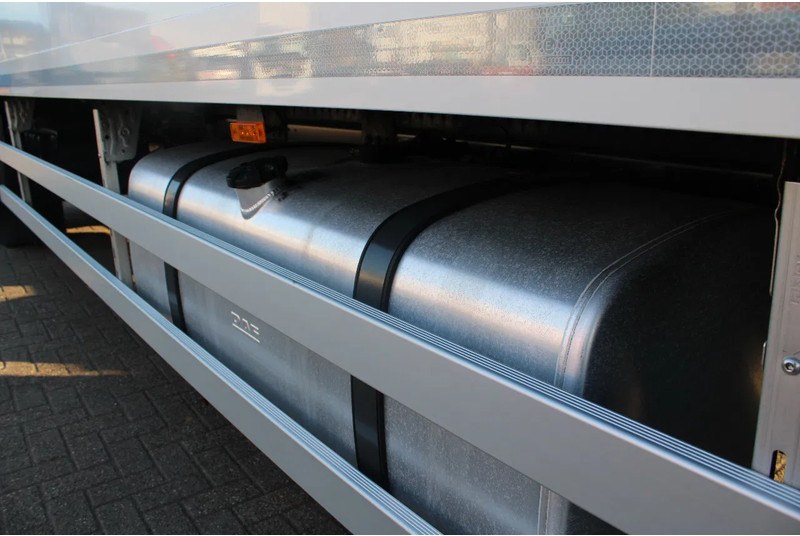 Φορτηγό κόφα DAF CF 260 + EURO 6 + LIFT: φωτογραφία 20 Φορτηγό κόφα DAF CF 260 + EURO 6 + LIFT: φωτογραφία 20