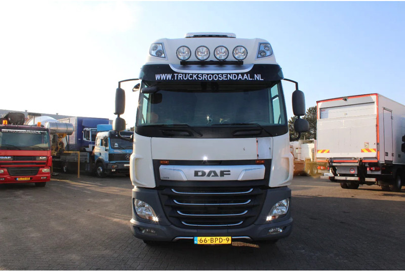 Φορτηγό κόφα DAF CF 260 + EURO 6 + LIFT: φωτογραφία 6 Φορτηγό κόφα DAF CF 260 + EURO 6 + LIFT: φωτογραφία 6